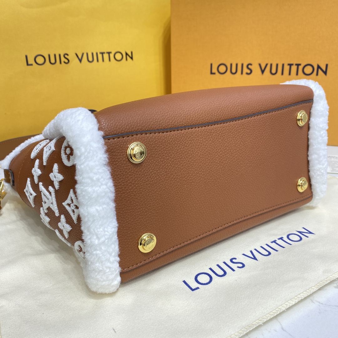 Louis Vuitton ON MY SIDE PM Tote Bag M58918 Caramel